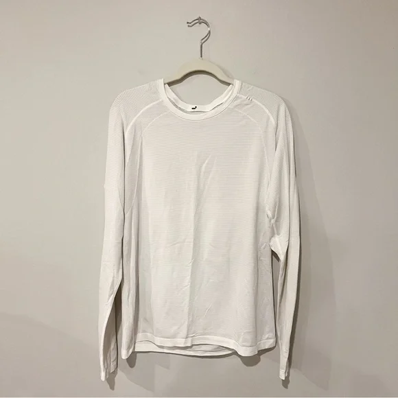 Lululemon Metal Vent Tech Long Sleeve 2.0 in White - Picture 3 of 8